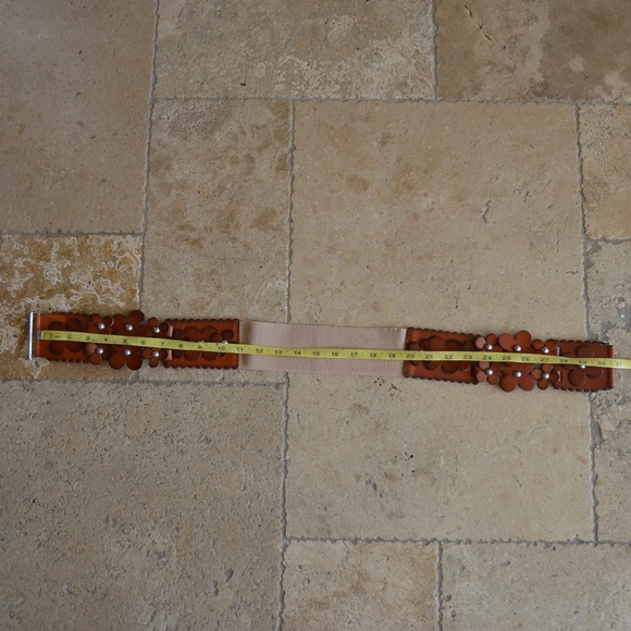 Leather Flower Belt - Picture 3 of 4